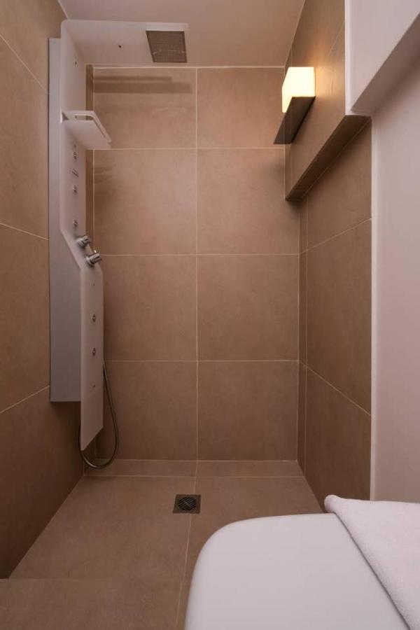 Urban Luxury Homm Apt. In Deinokratous Str. Apartamento Atenas Exterior foto